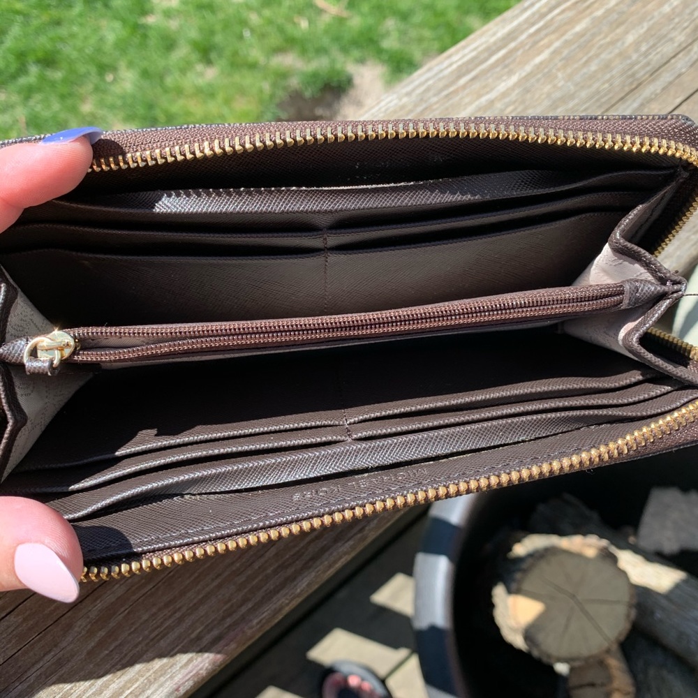 Brown Wallet - Picture 3 of 4